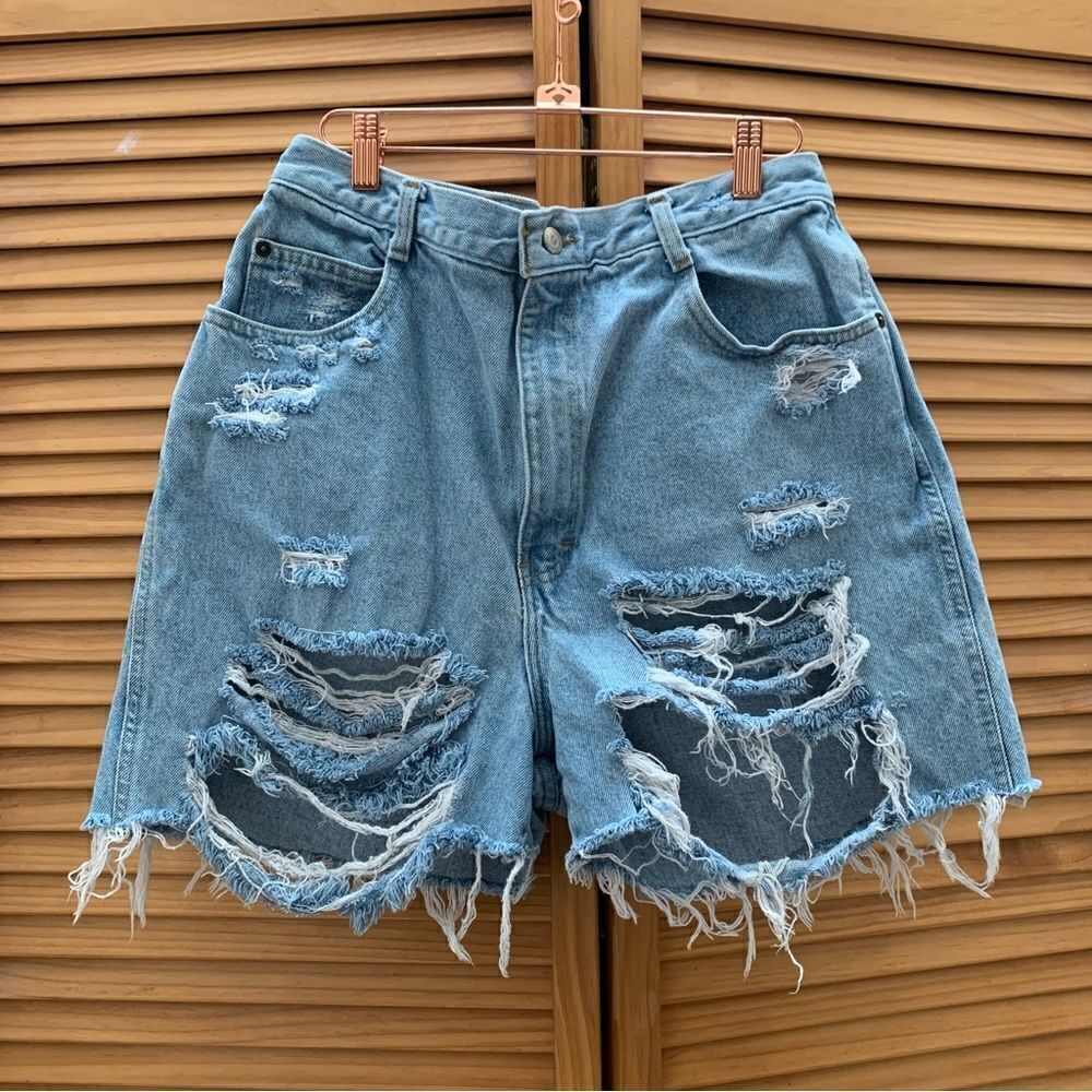 Vintage High Waisted Distressed Denim Shorts size 28